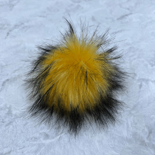 Marbled yellow snap pompom